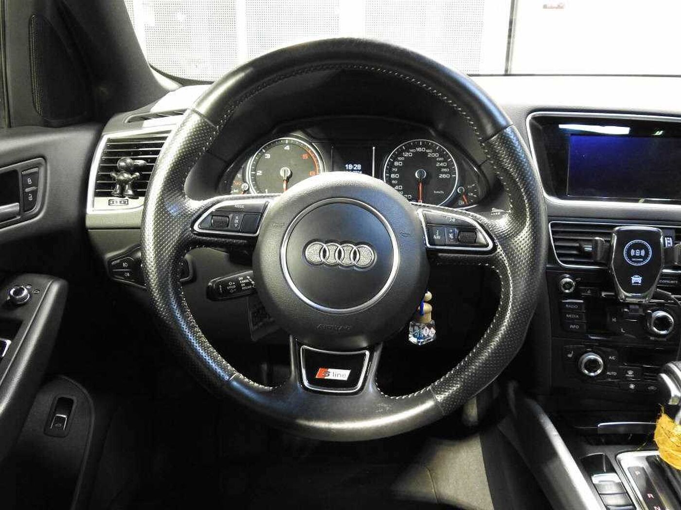 Audi  2.0 TDI quattro S-Tronic