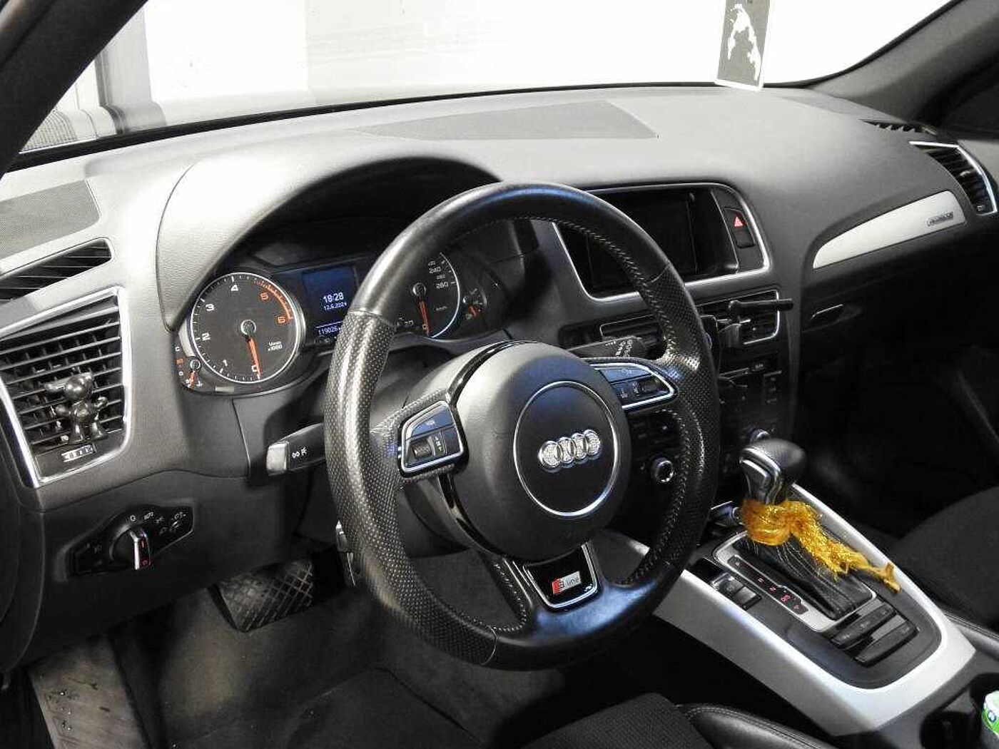 Audi  2.0 TDI quattro S-Tronic