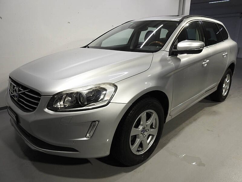 Volvo  2.4 D5 Momentum AWD S/S